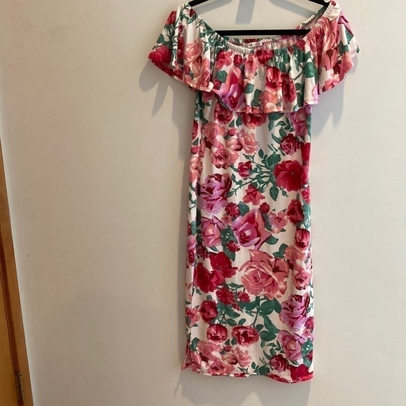 003. OFF Shoulder DRESS - Picture 1 of 6